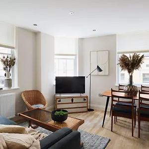 Superior Luxury - City Centre Apartment